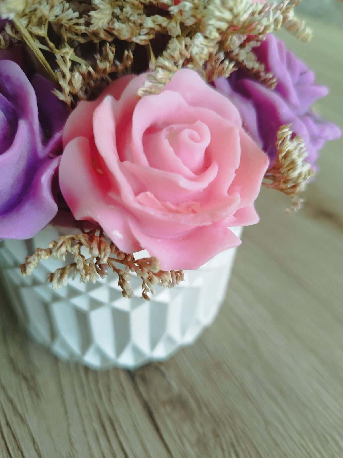 Bouquet parfum violette et rose pot en jesmonite