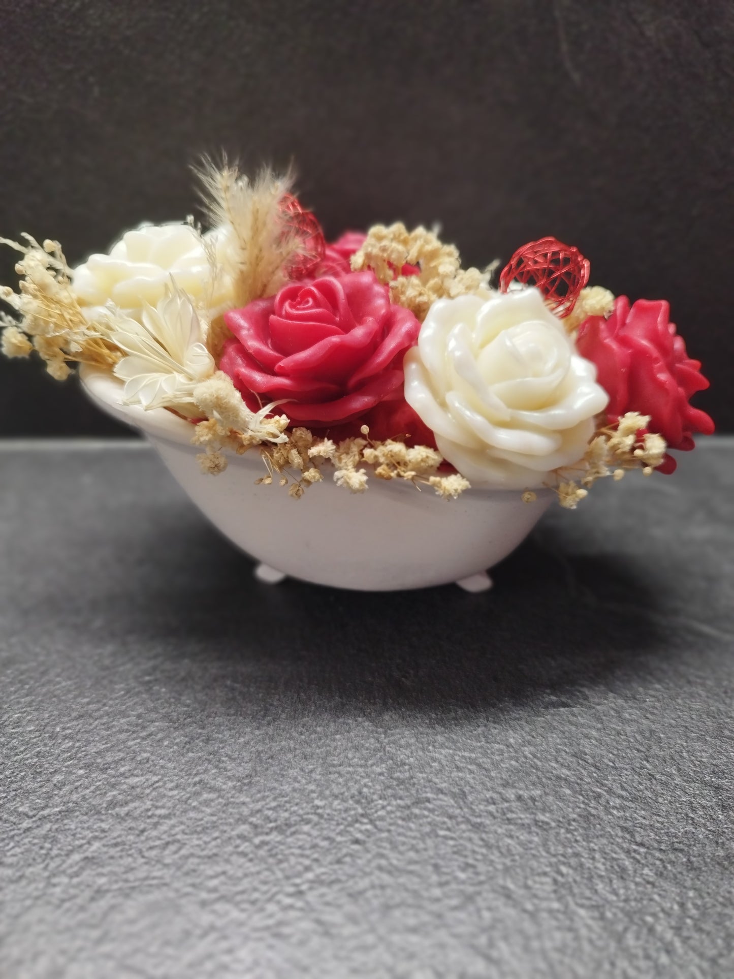 Baignoire de 6  roses rouges et blanches( Escale a Bali )