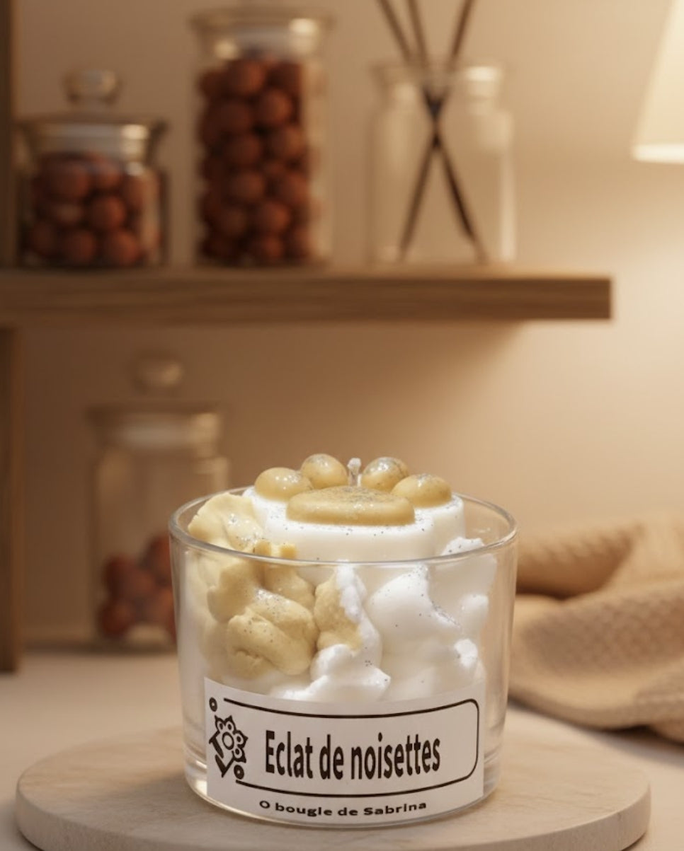 Bougie patoune :éclat  de noisettes un don de 3 euros seront reversés a l association un poil d espoir